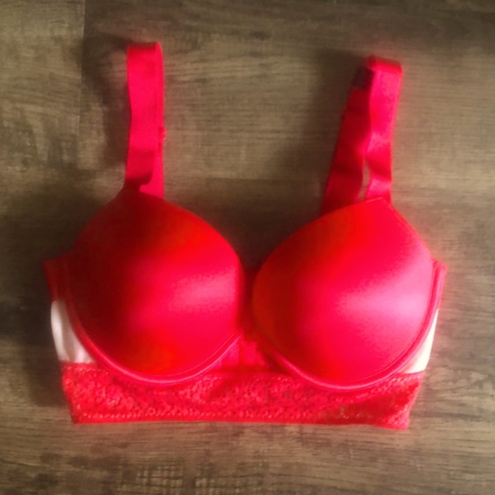 Victoria’s Secret Push Up Bra 32DD, New 💋